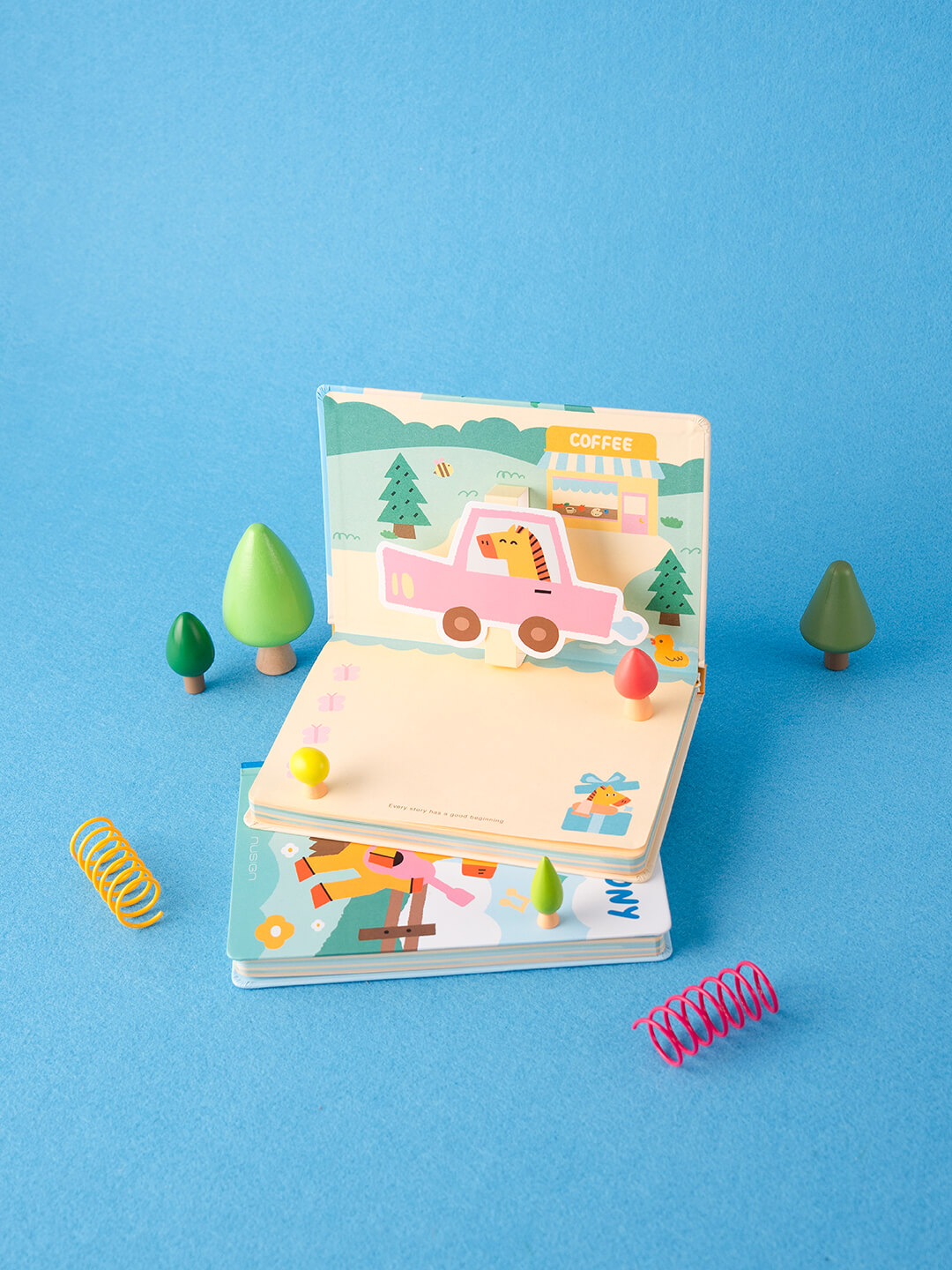 “纽转运势，horse发生”，纽赛发布马年生肖限定系列